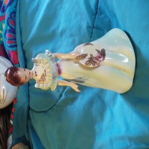 Josef Originals MAMA WITH HER HAT in Green 7 ½” Figurine